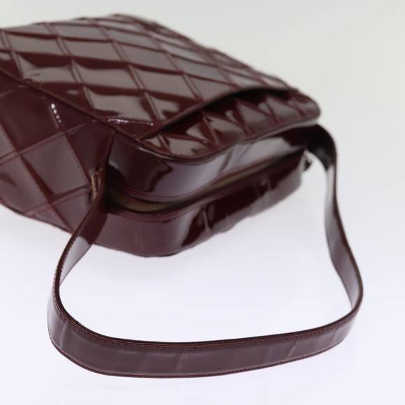 CHANEL Matelasse Shoulder Bag Enamel Red CC Auth bs14514 - Picture 8 of 16